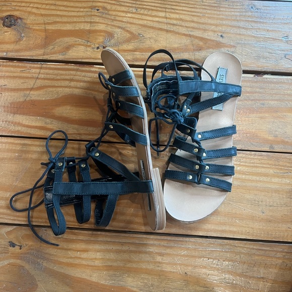 Steve Madden Shoes - (36) *STEVE MADDEN SANDALS*